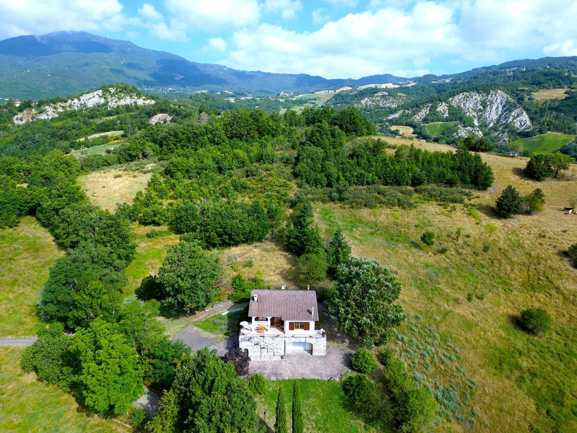 보비오 Casa Del Bosco - Vista Mozzafiato & Parco 4 Ettari 빌라 외부 사진